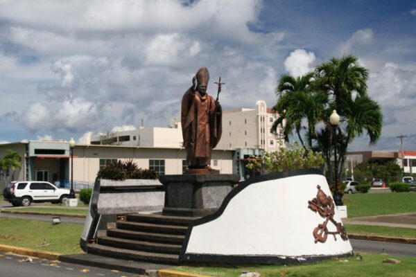 關島環島之旅–關島教宗紀念像