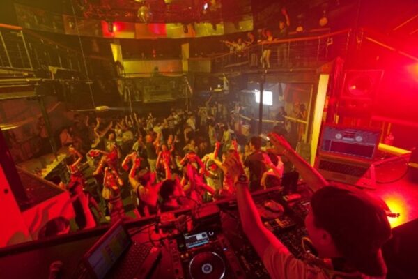 グアム旅行の旅程-タモン最大のナイトクラブグローブ